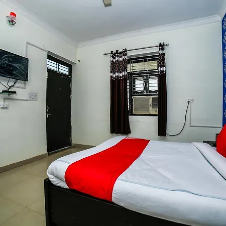 Oyo 23367 Farmsgreen And Restaurant Hotel Orchha
